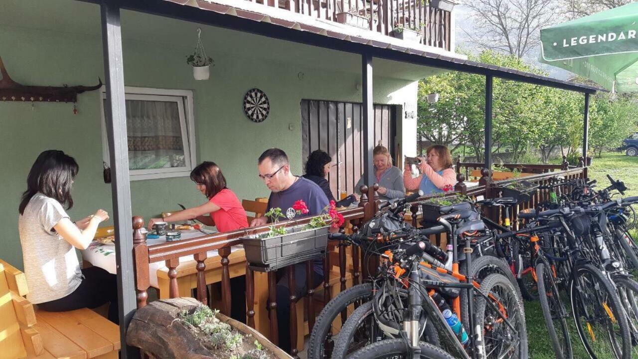 Kitka Hostel - Guest House Vratnica 외부 사진